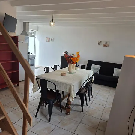 Semesterbostad Charmante Maison Au Calme *