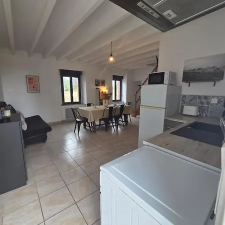 Semesterbostad Charmante Maison Au Calme Terre-et-Marais